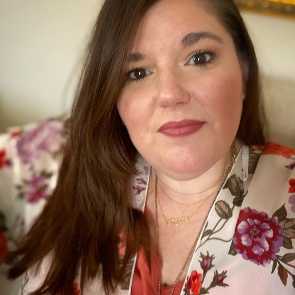 Meet your Posher, Kelli - Picture 4 of 7